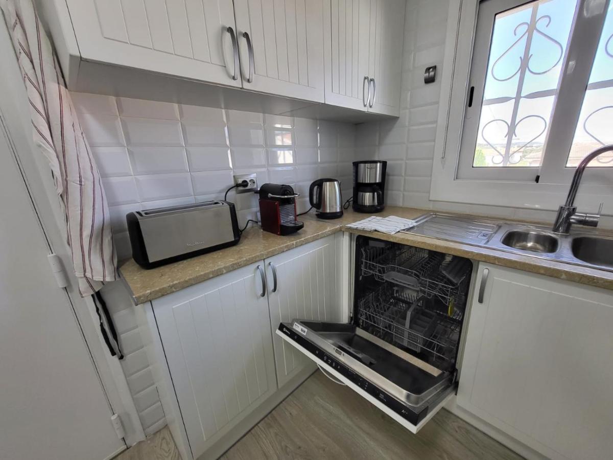 Torredembarra Cosy, Well Equipped House, 5 Min. From The Beach Buitenkant foto